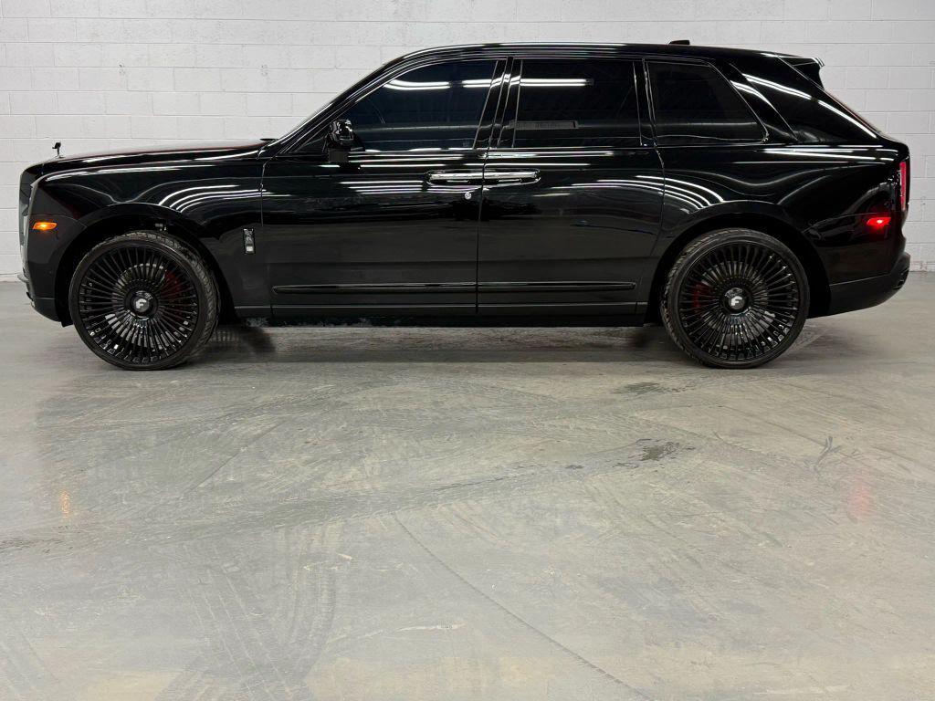 used 2022 Rolls-Royce Cullinan car, priced at $272,500
