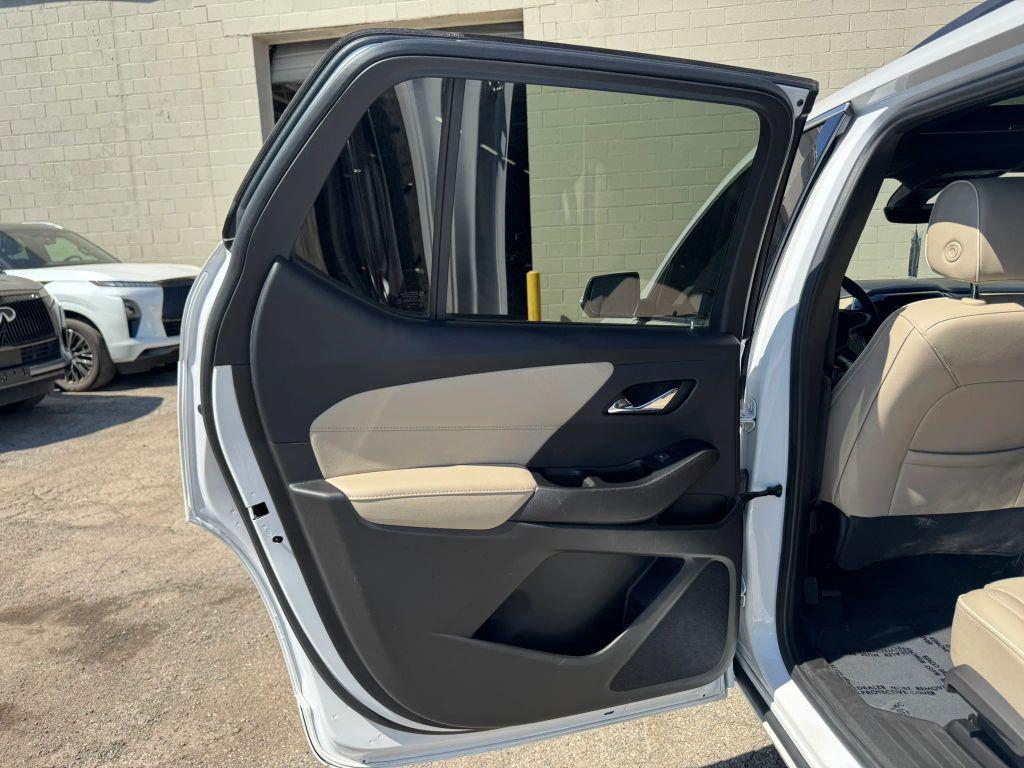 used 2023 Chevrolet Traverse car, priced at $26,995