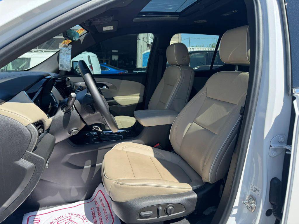 used 2023 Chevrolet Traverse car, priced at $26,995