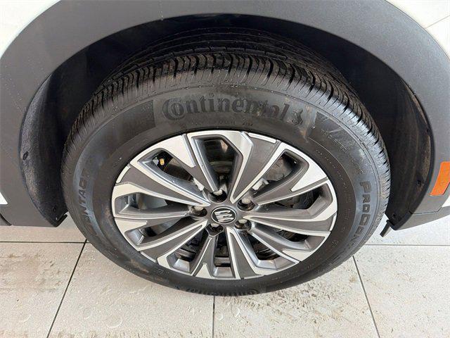 used 2025 Buick Envision car, priced at $28,988