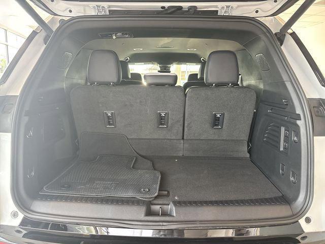 used 2024 Chevrolet Traverse car, priced at $49,488