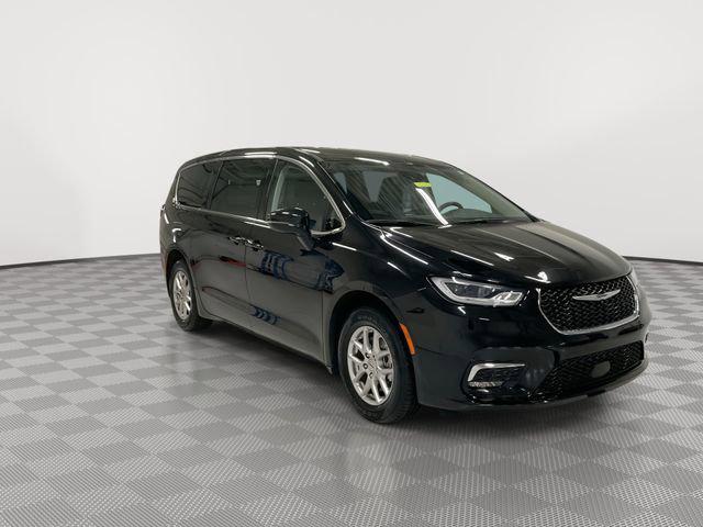 used 2024 Chrysler Pacifica car, priced at $26,588