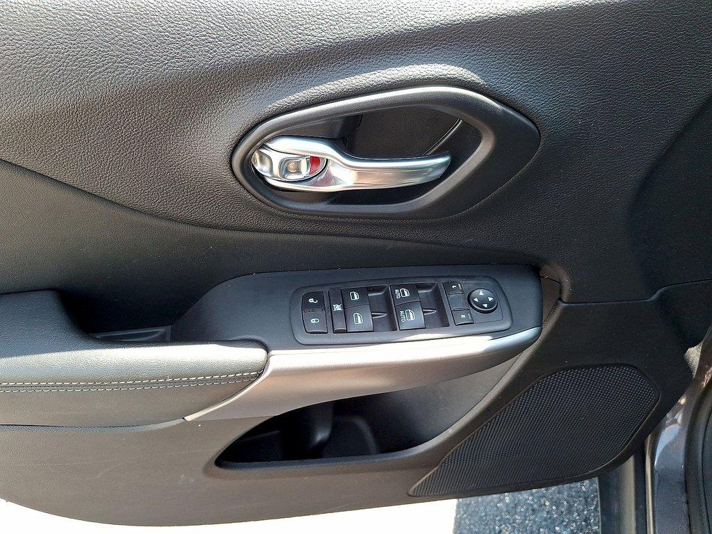 used 2021 Jeep Cherokee car, priced at $19,900