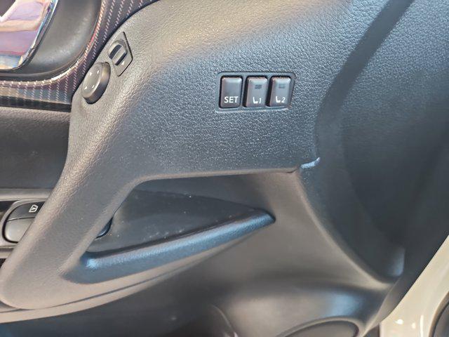 used 2017 Nissan Rogue car