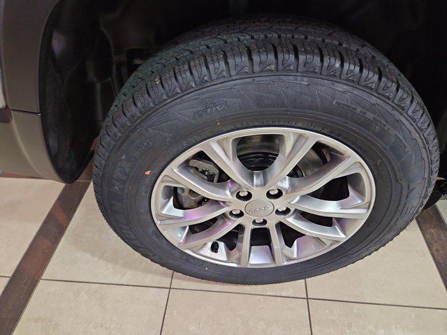 used 2021 Jeep Cherokee car, priced at $29,795