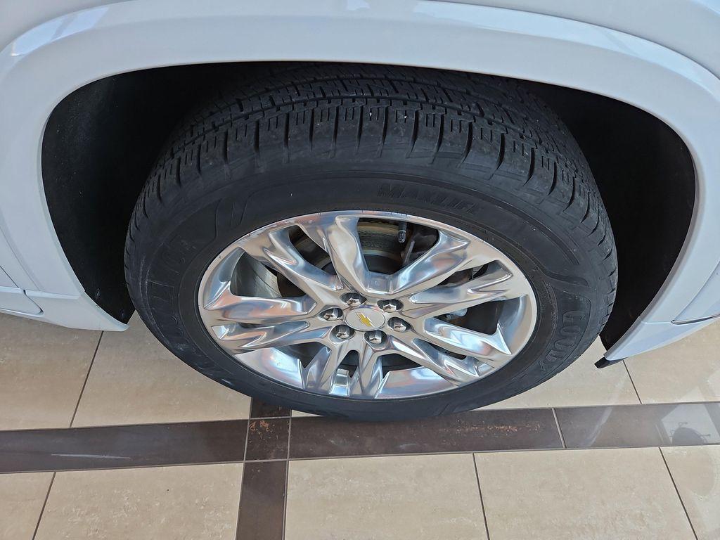used 2021 Chevrolet Traverse car, priced at $29,495