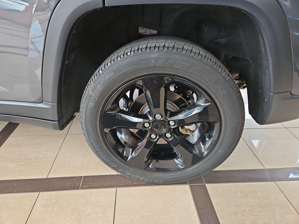 used 2023 Jeep Grand Cherokee car, priced at $36,895