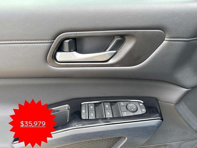 new 2025 Nissan Pathfinder car, priced at $35,979