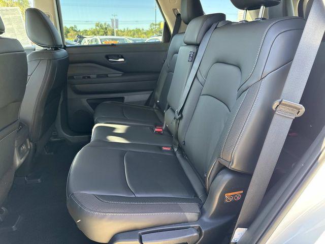 new 2025 Nissan Pathfinder car, priced at $40,800