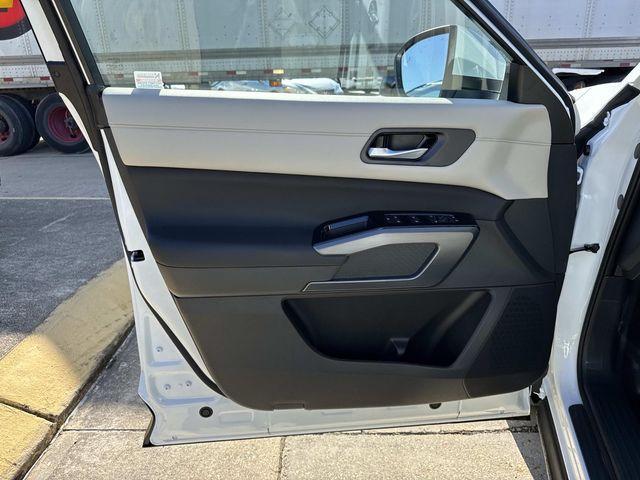 new 2025 Nissan Pathfinder car, priced at $41,400