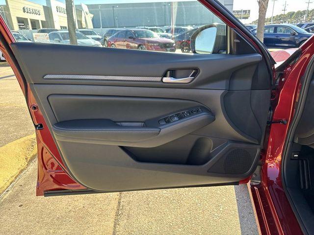 new 2025 Nissan Altima car, priced at $29,900