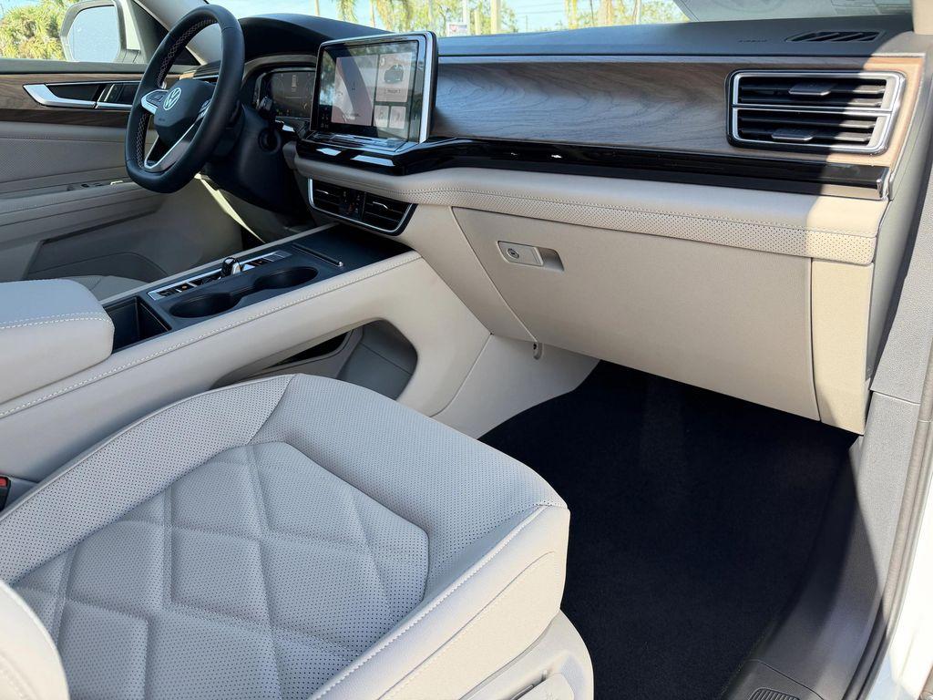 new 2026 Volkswagen Atlas car, priced at $39,365