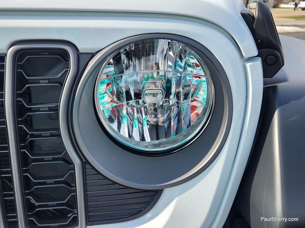 new 2026 Jeep Wrangler car, priced at $33,383
