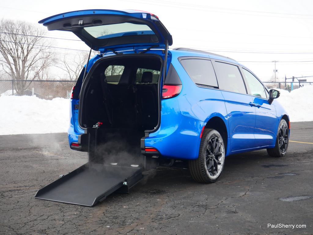 new 2026 Chrysler Pacifica car, priced at $63,995