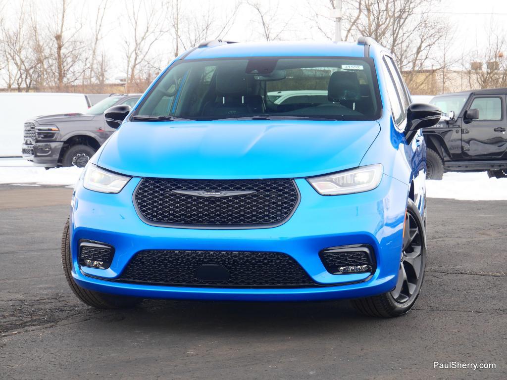 new 2026 Chrysler Pacifica car, priced at $63,995