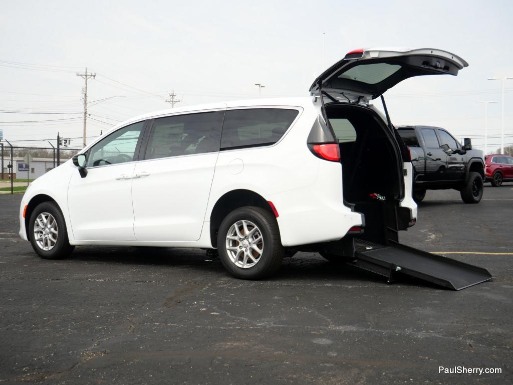 new 2026 Chrysler Voyager car, priced at $59,995