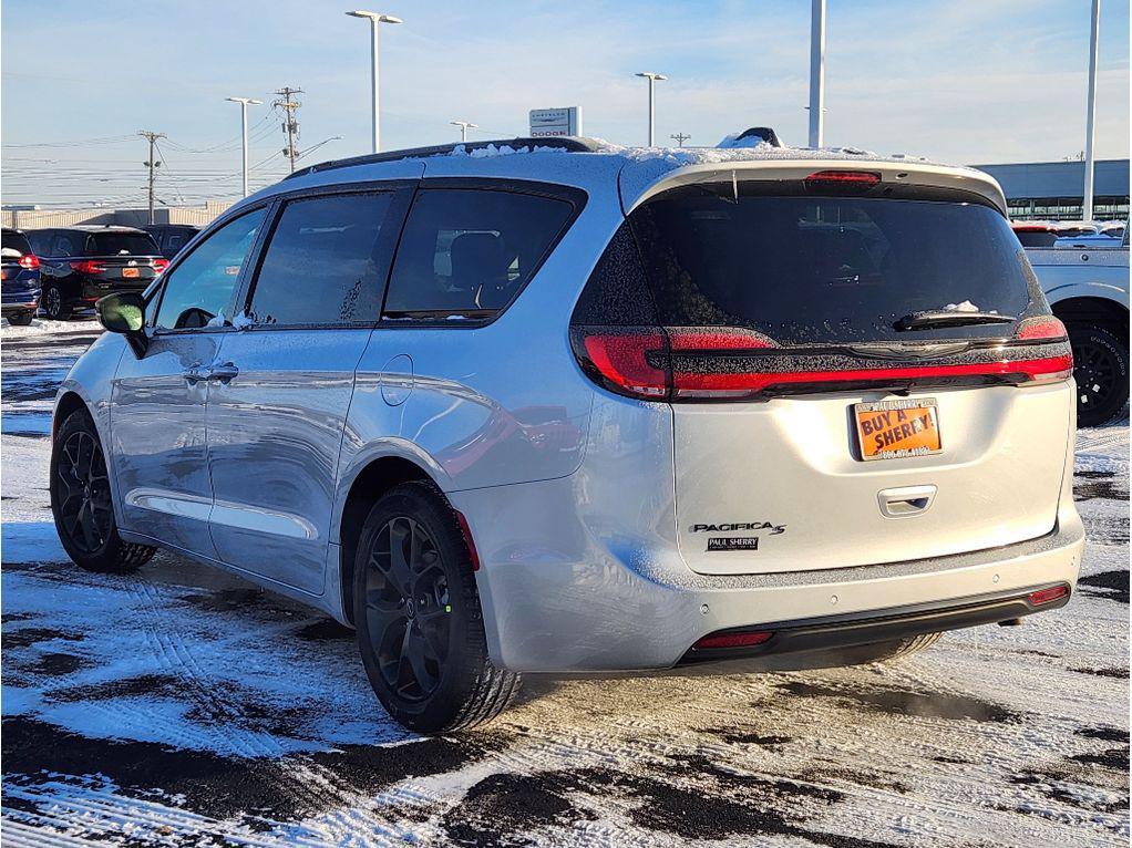 new 2026 Chrysler Pacifica car, priced at $42,200