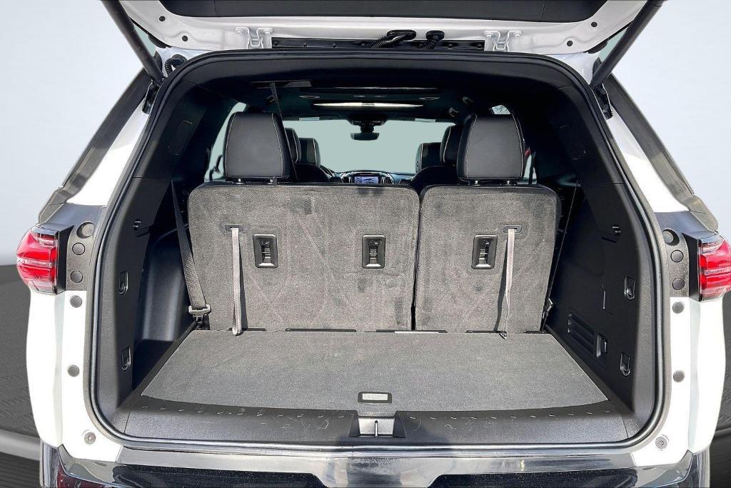 used 2023 Chevrolet Traverse car, priced at $34,897