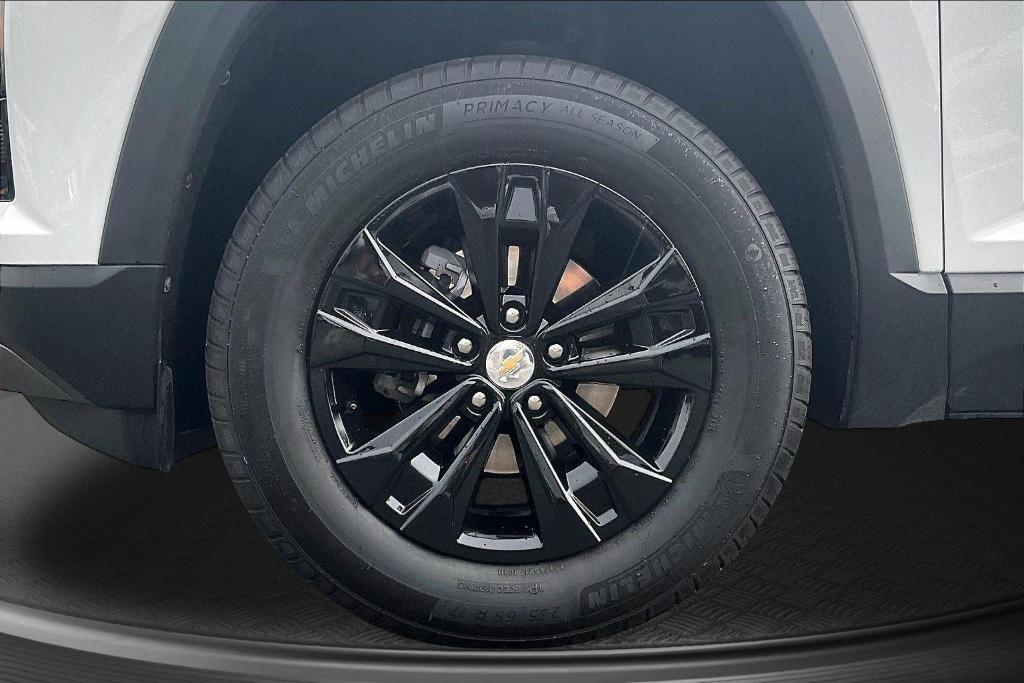 used 2025 Chevrolet Equinox car, priced at $28,518