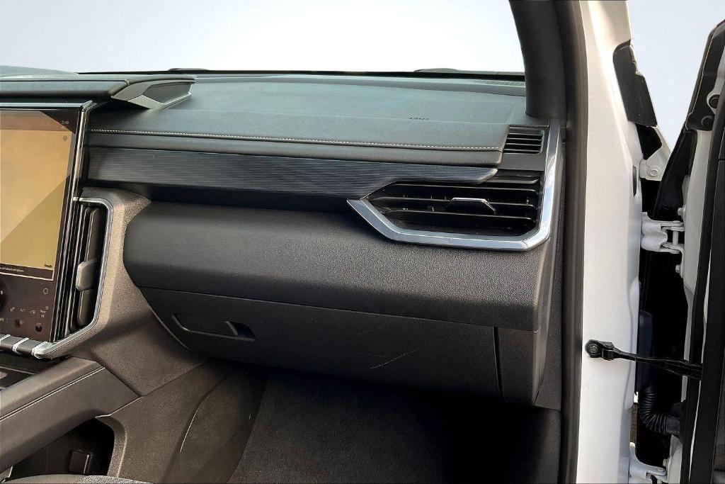 used 2025 GMC Acadia car, priced at $32,877