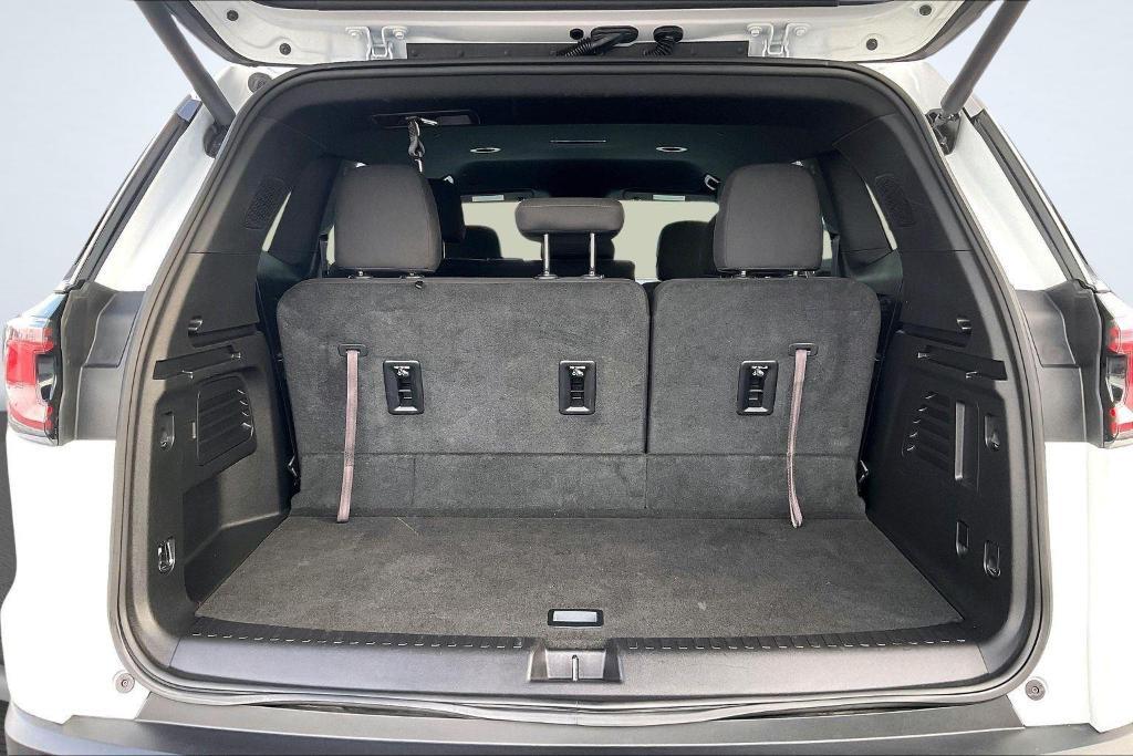 used 2025 GMC Acadia car, priced at $32,877