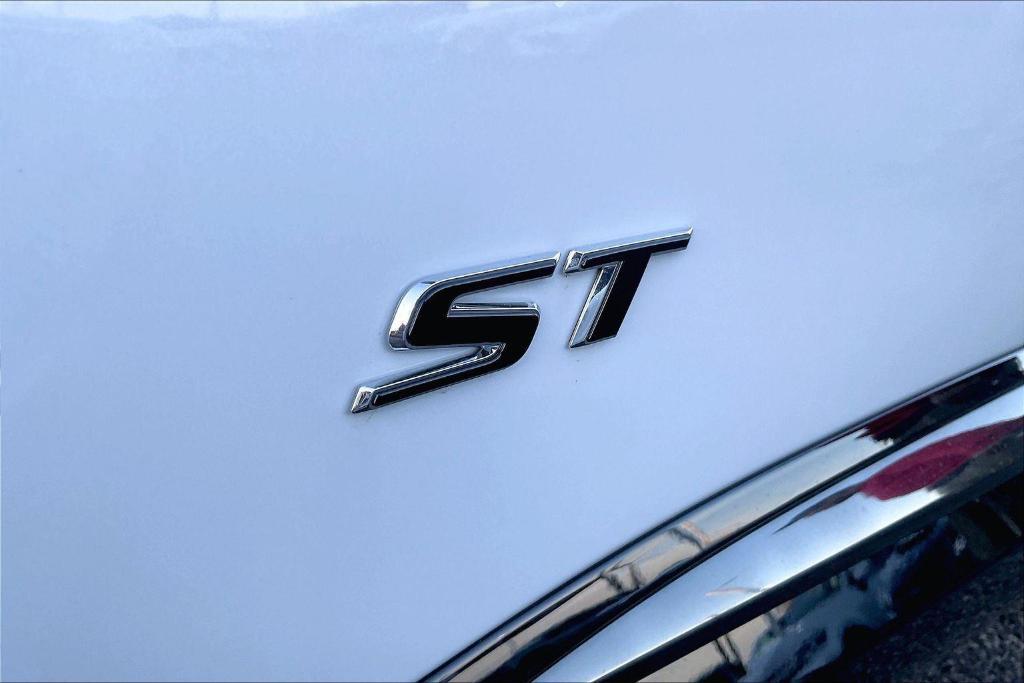 new 2026 Buick Envision car, priced at $46,979