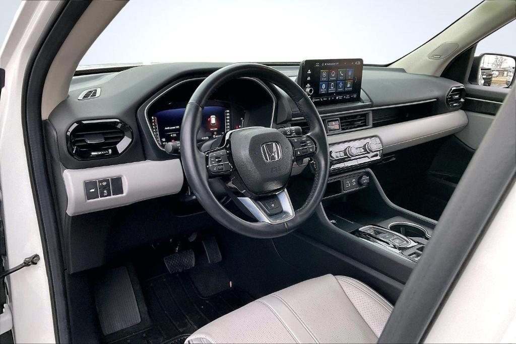used 2024 Honda Pilot car, priced at $45,499