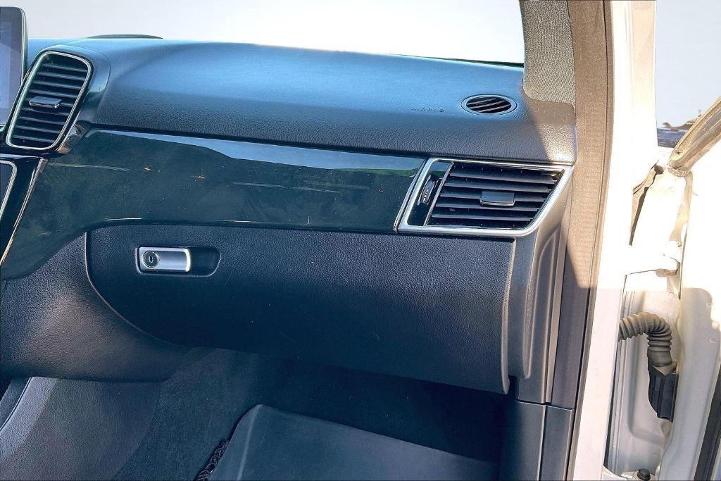 used 2019 Mercedes-Benz GLE 400 car, priced at $23,995