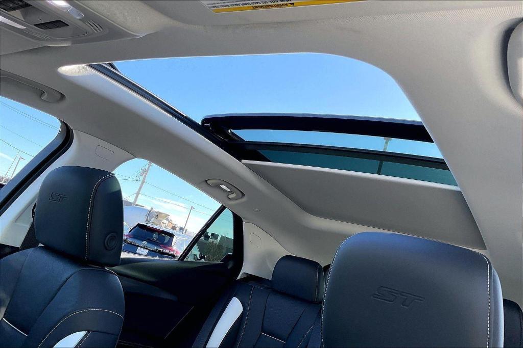 new 2026 Buick Envision car, priced at $45,789