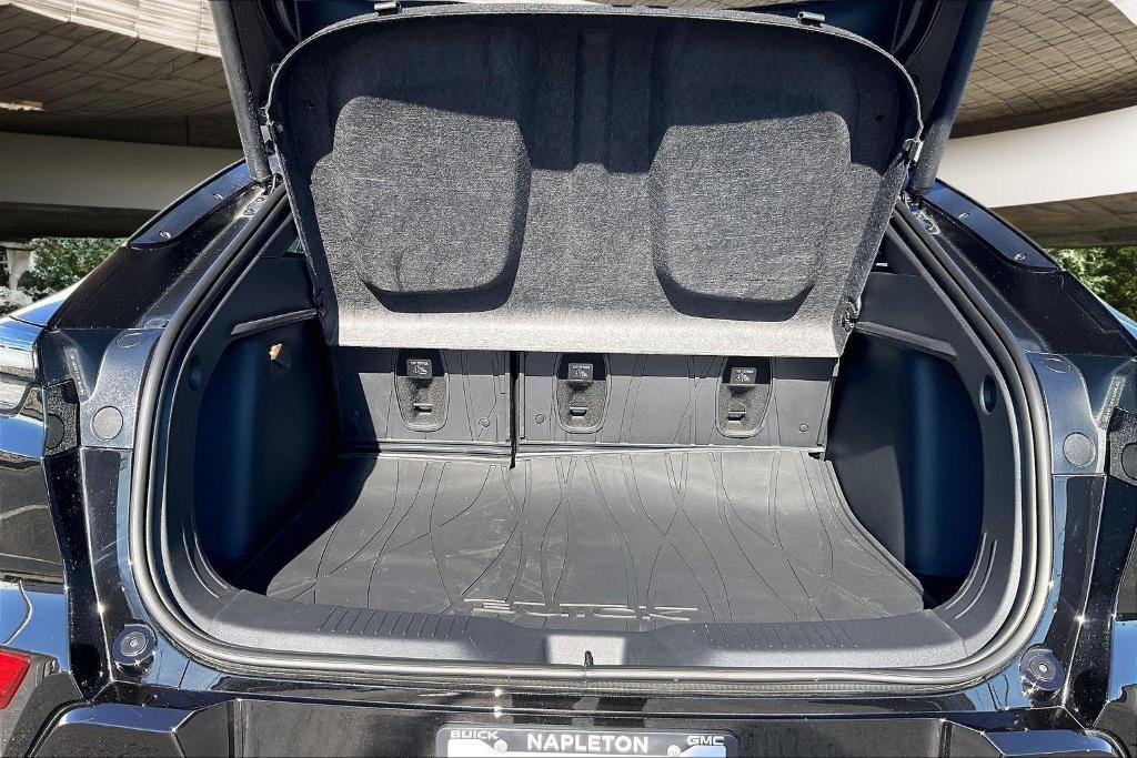 new 2025 Buick Envista car, priced at $28,178