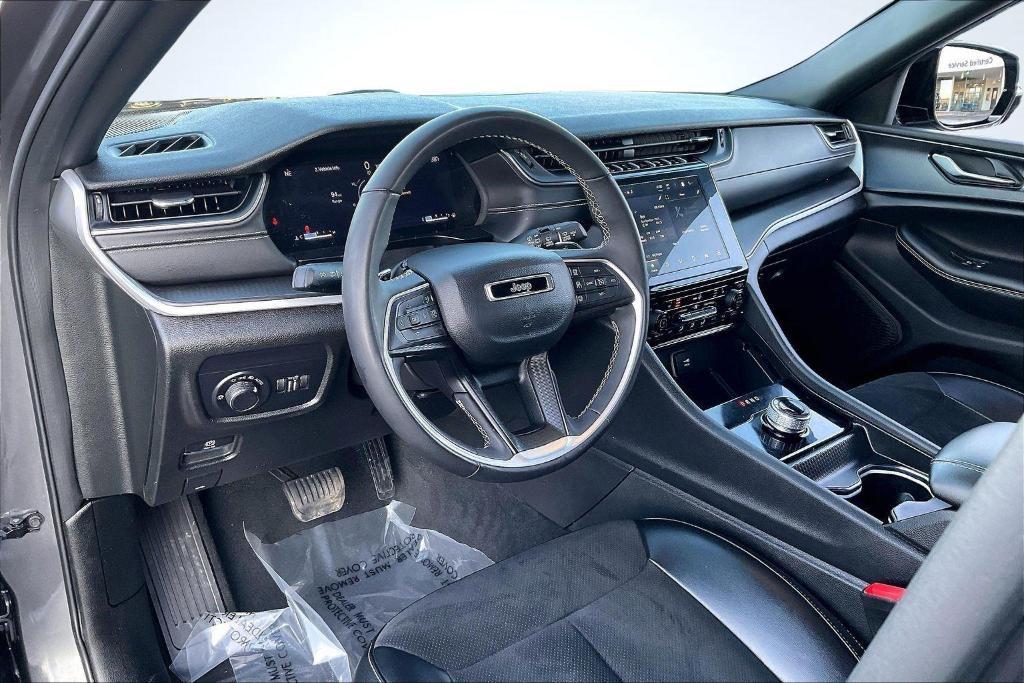 used 2024 Jeep Grand Cherokee car, priced at $29,897