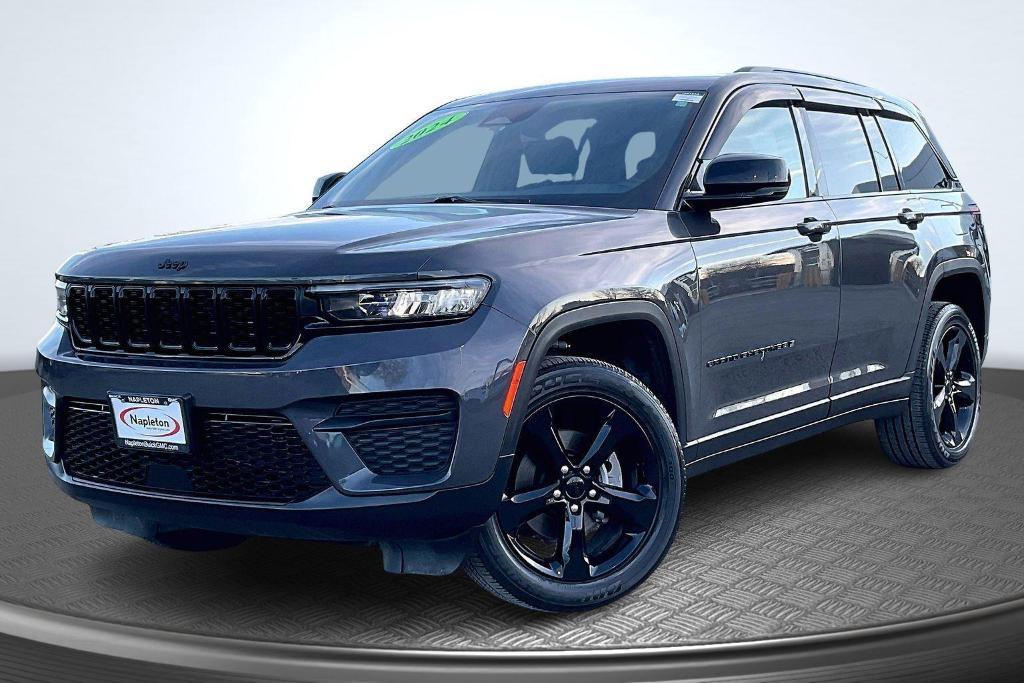 used 2024 Jeep Grand Cherokee car, priced at $29,897
