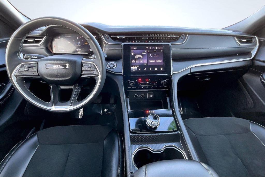 used 2024 Jeep Grand Cherokee car, priced at $29,897