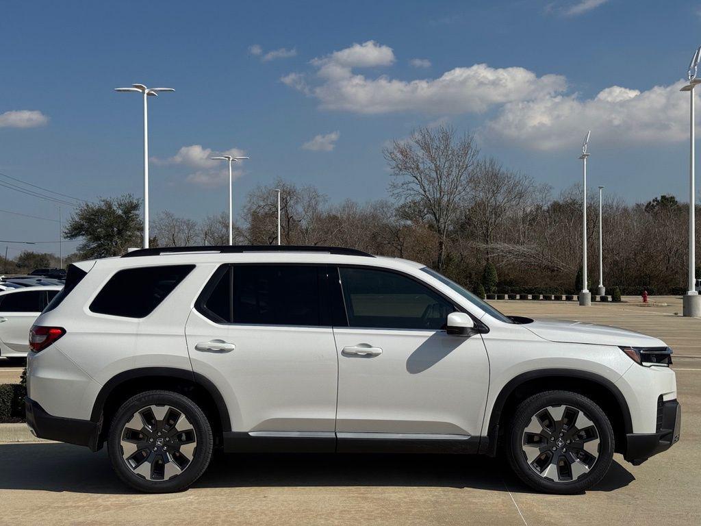 new 2026 Honda Pilot car, priced at $56,195