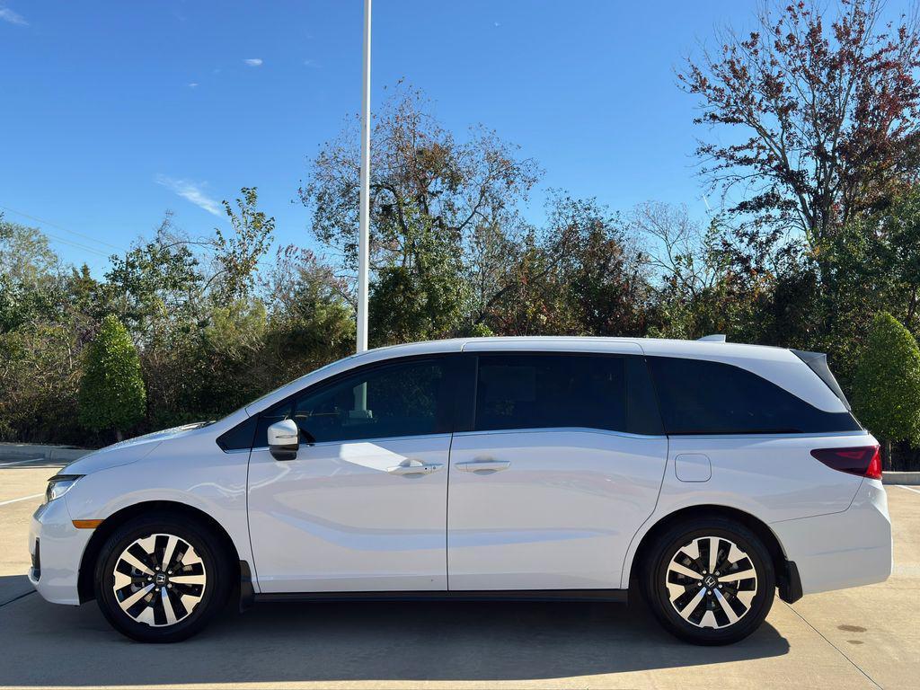 used 2025 Honda Odyssey car, priced at $36,987