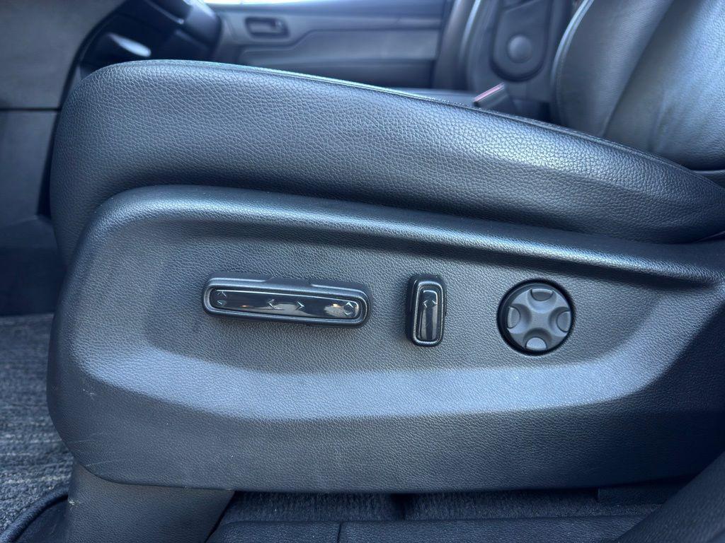 used 2025 Honda Odyssey car, priced at $36,987