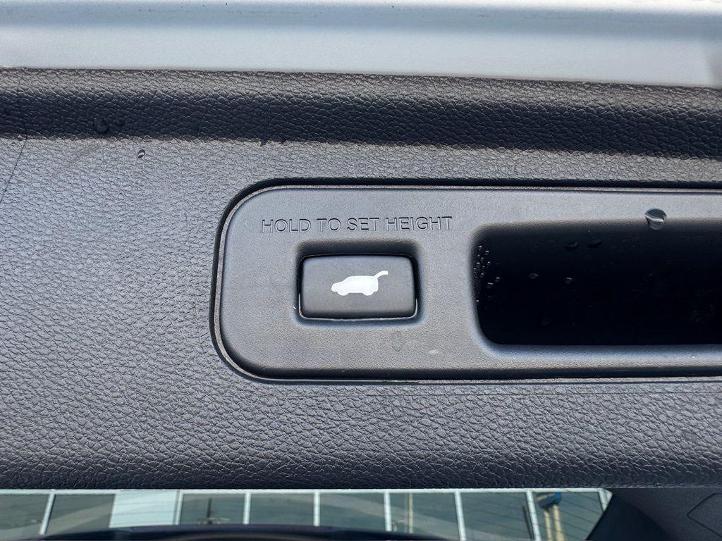 used 2025 Honda Odyssey car, priced at $36,987