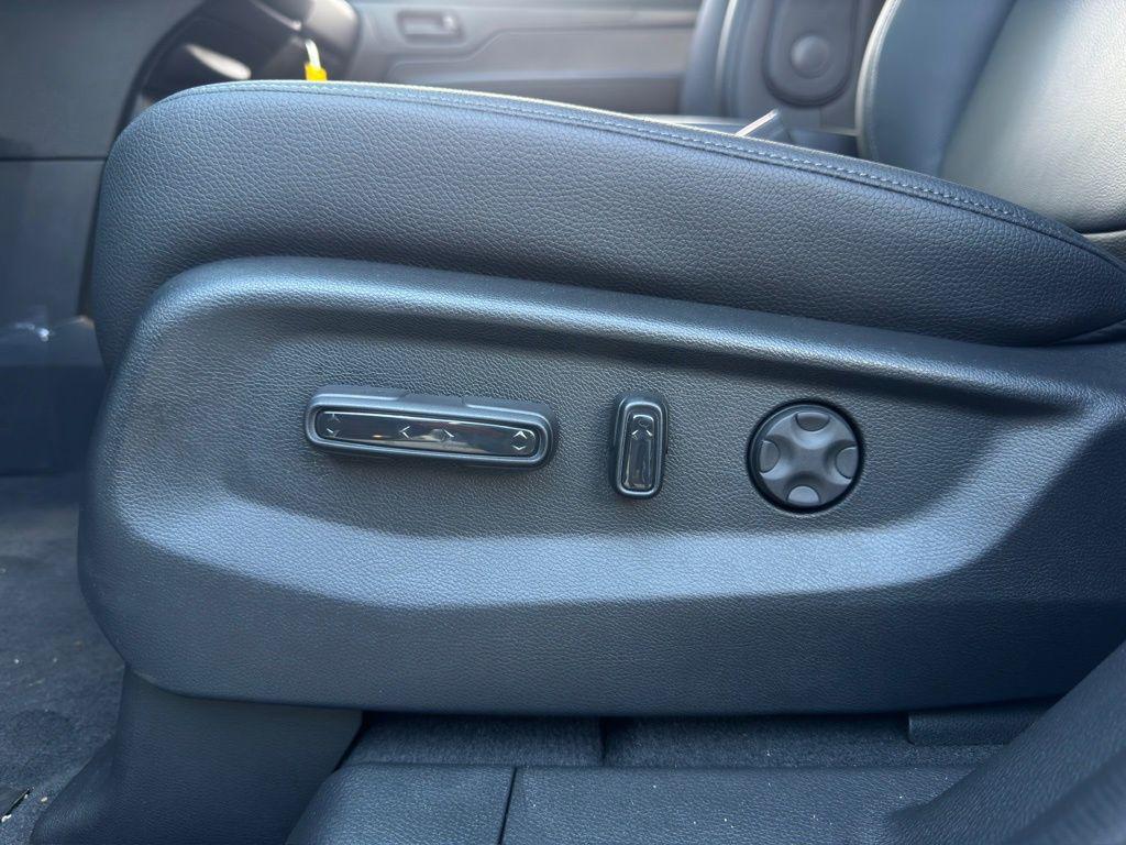 new 2026 Honda Odyssey car, priced at $43,260