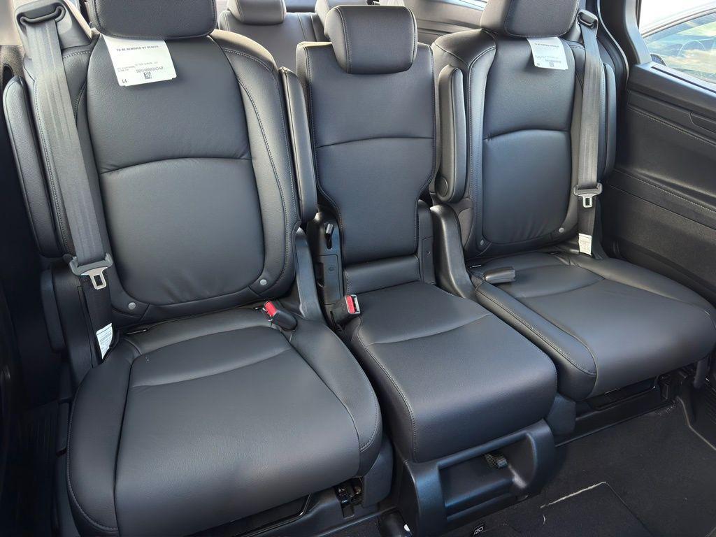 new 2026 Honda Odyssey car, priced at $43,260