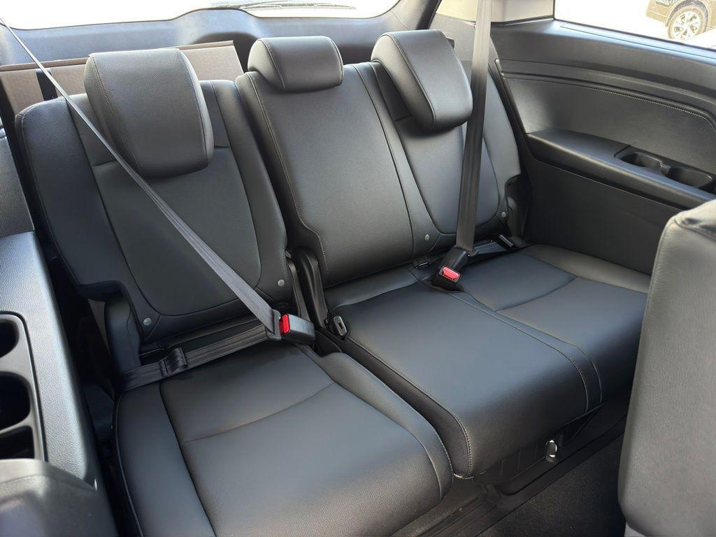 new 2026 Honda Odyssey car, priced at $43,260