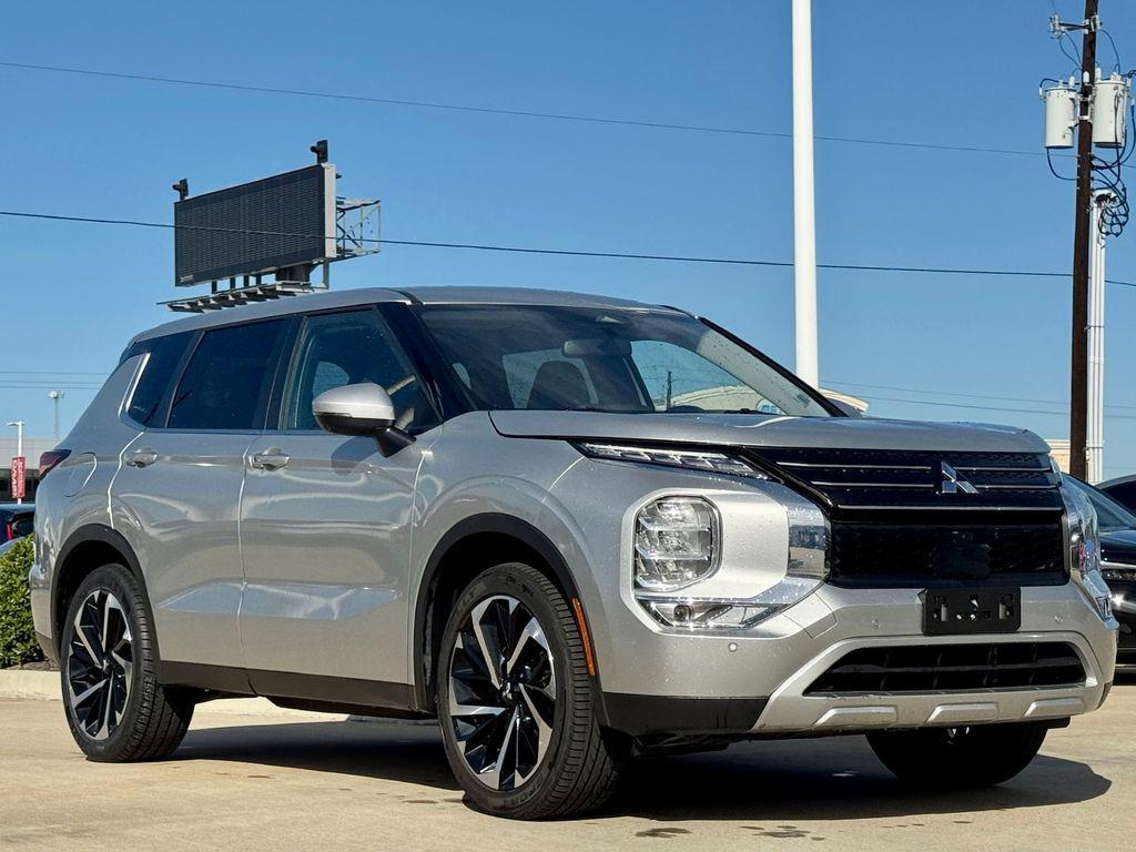 used 2024 Mitsubishi Outlander car, priced at $19,497