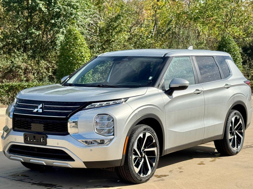 used 2024 Mitsubishi Outlander car, priced at $19,497