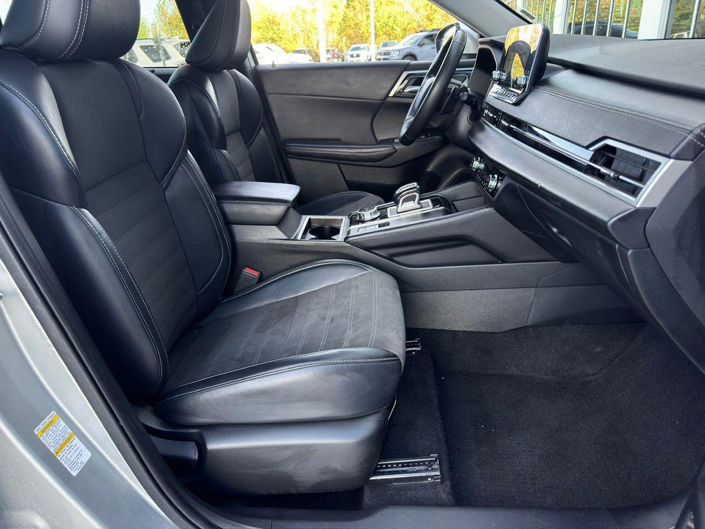 used 2024 Mitsubishi Outlander car, priced at $19,497