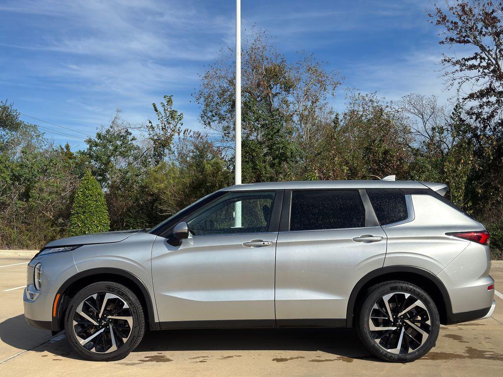 used 2024 Mitsubishi Outlander car, priced at $19,497