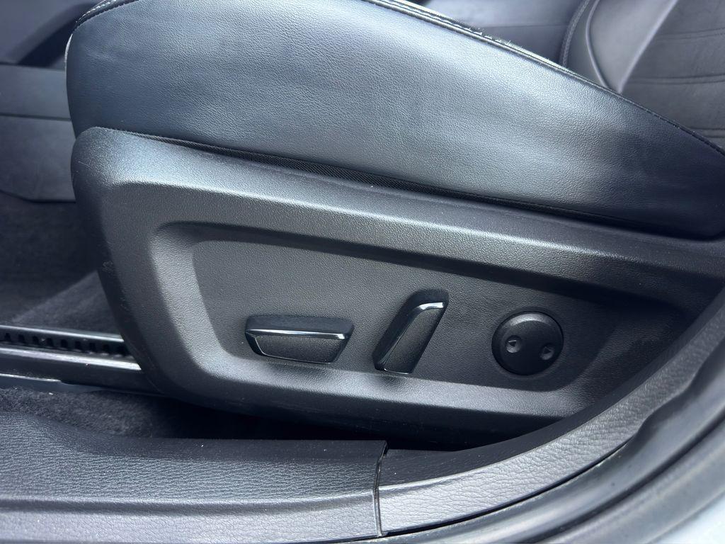 used 2024 Mitsubishi Outlander car, priced at $19,497