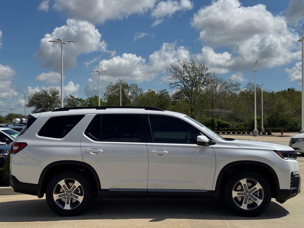 new 2026 Honda Pilot car, priced at $46,445
