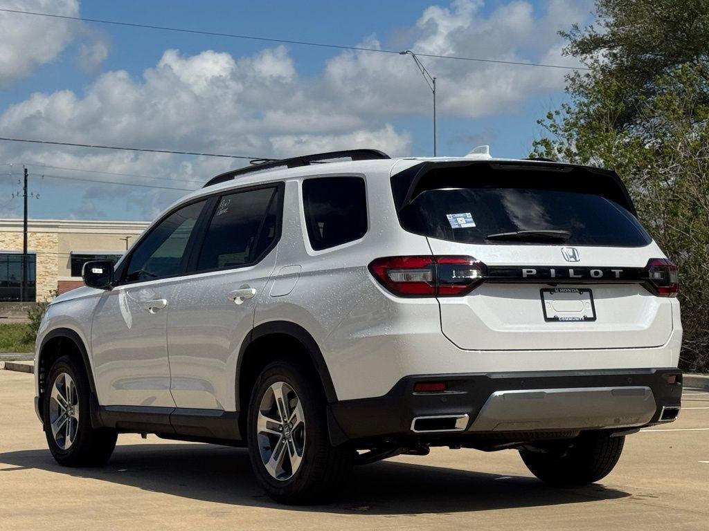 new 2026 Honda Pilot car, priced at $46,445