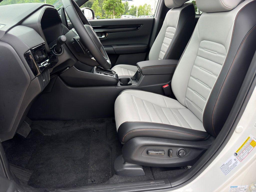 new 2026 Honda CR-V Hybrid car, priced at $44,455