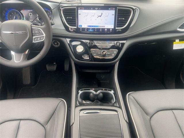 2026 Diamond Black Chrysler Pacifica