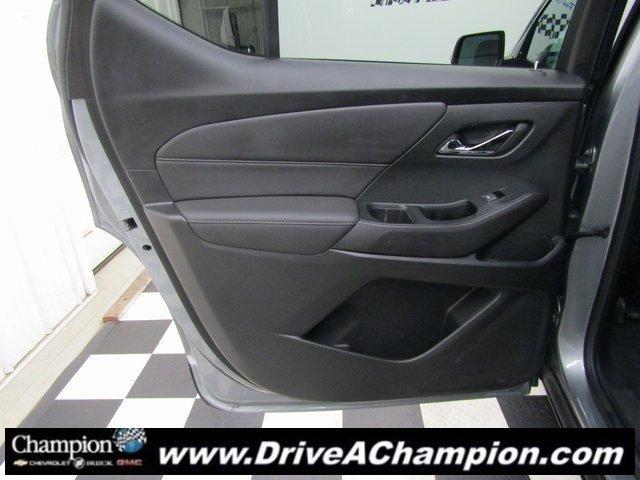 used 2023 Chevrolet Traverse car, priced at $27,199